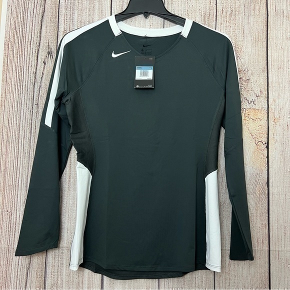 Nike Volleyball Womens Athletic Sweater size medium - Picture 1 of 10